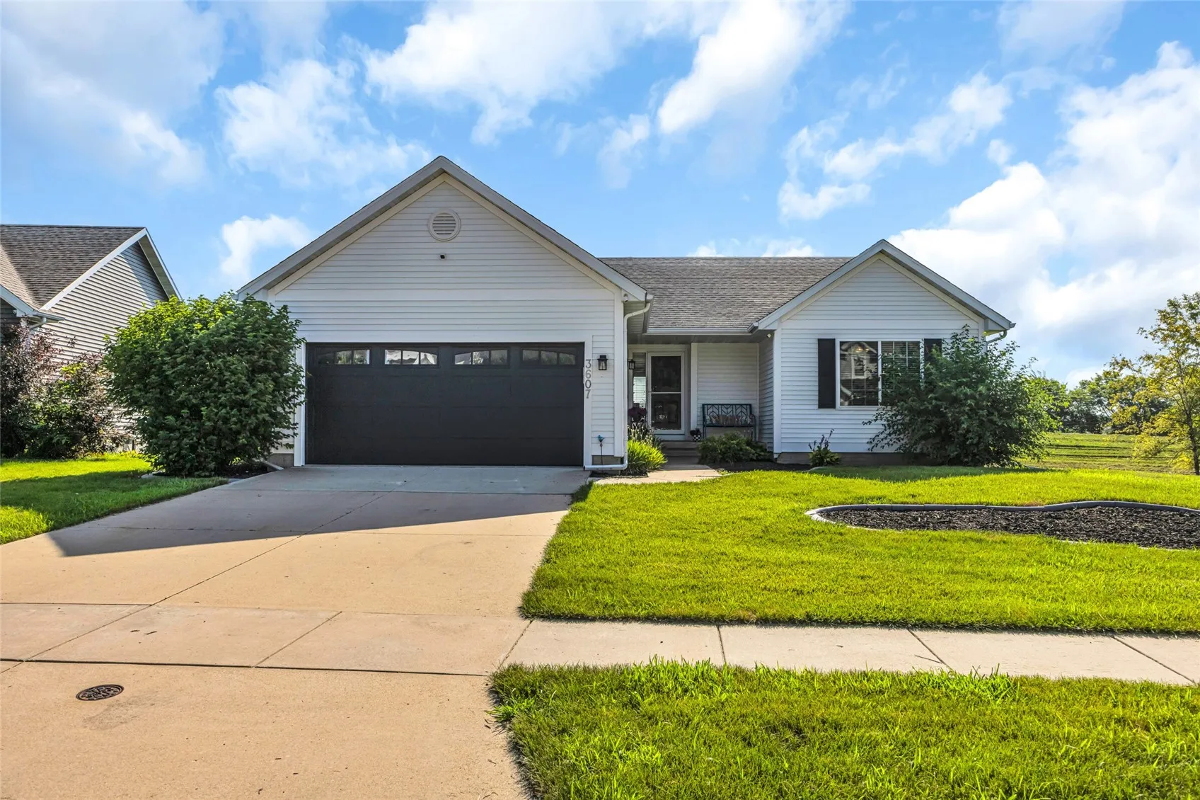 3607 Field Stone Place SW, Cedar Rapids, Iowa 52404 – Property Featured Image