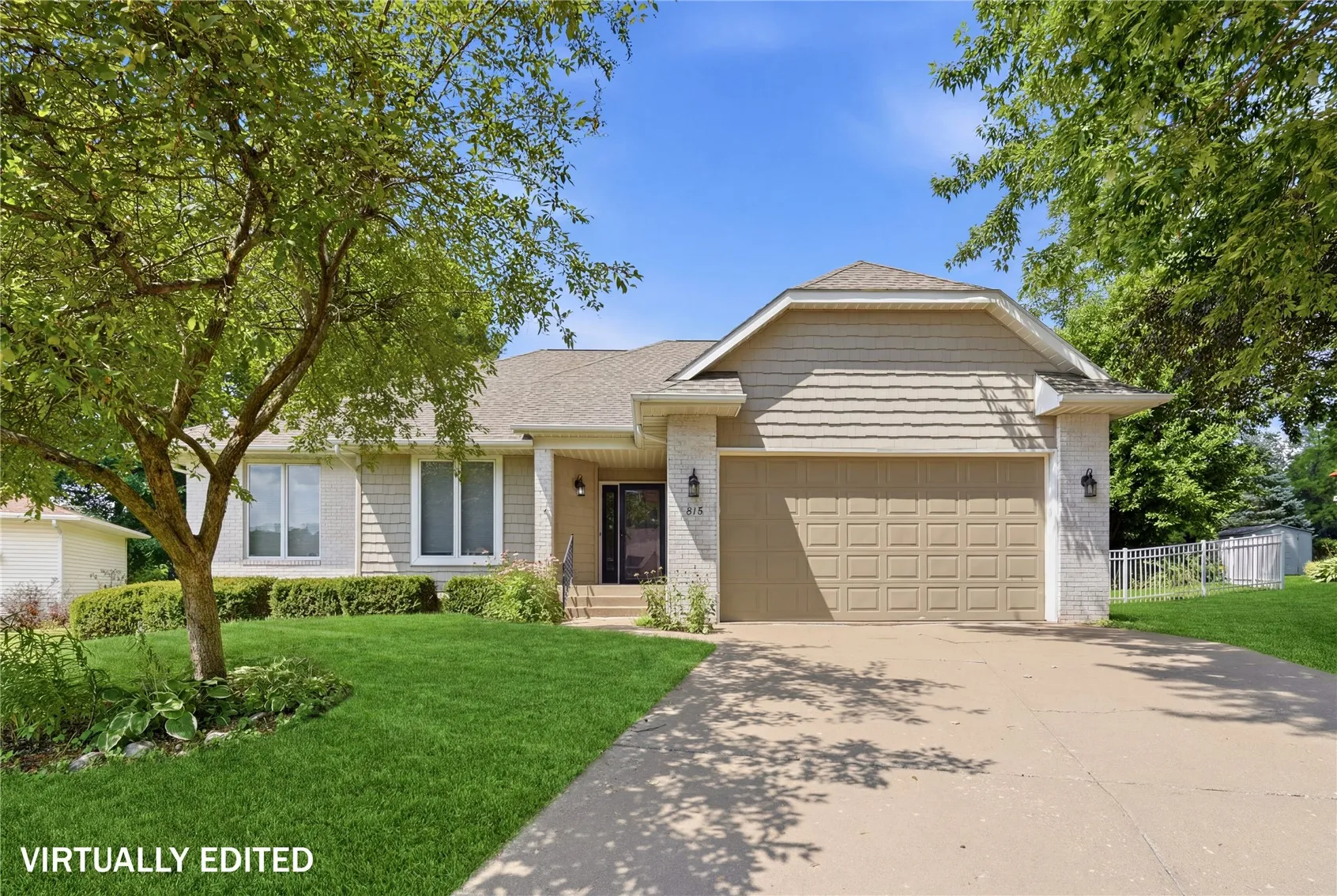 315 Wood Creek Ln, Muscatine, Iowa 52761 – Property Featured Image