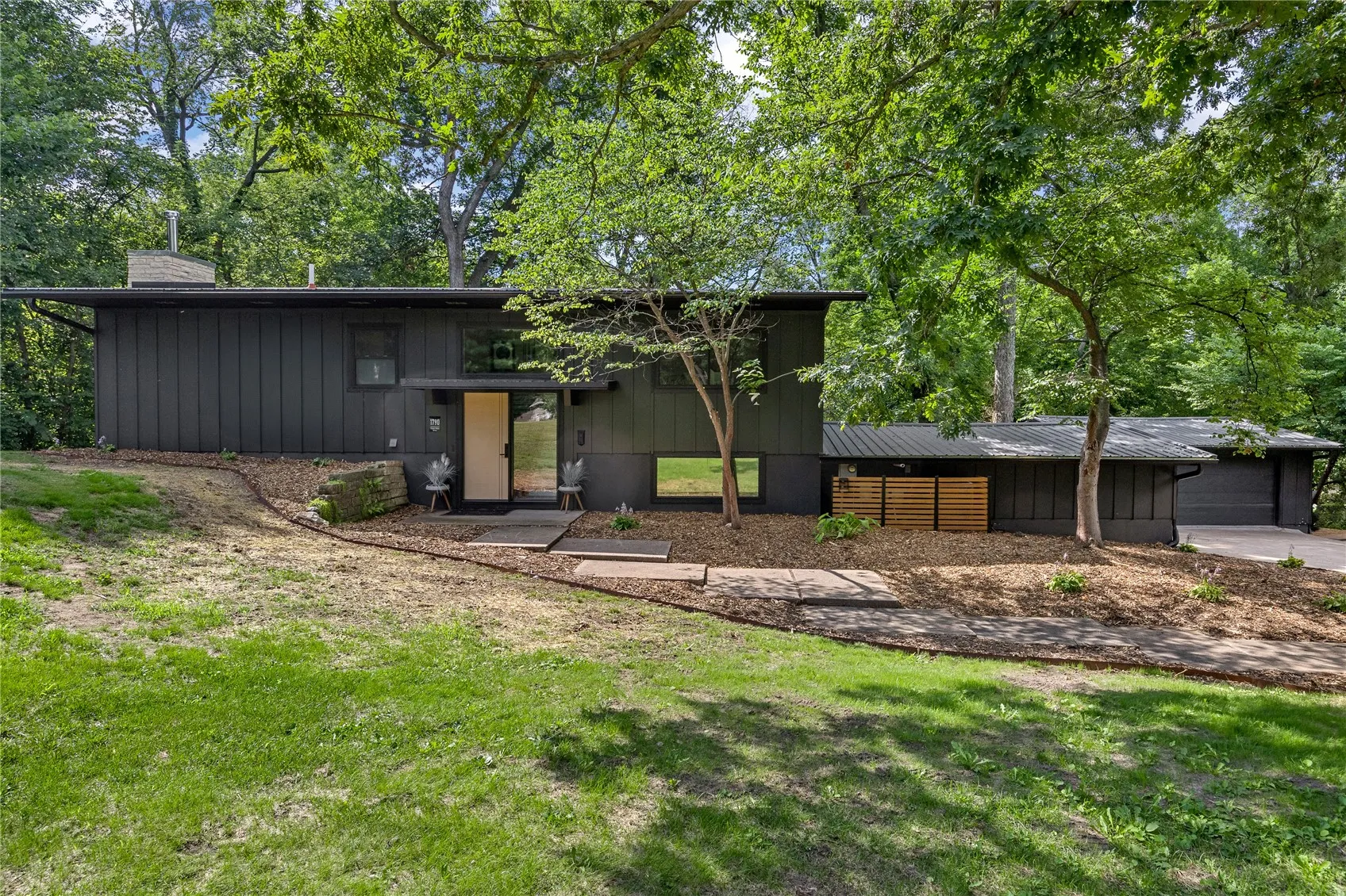 1790 Timber Ridge Drive, Cedar Rapids, Iowa 52403 – Property Featured Image