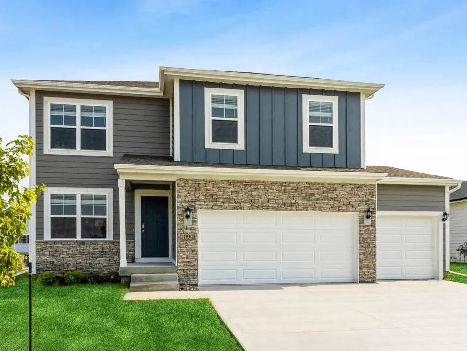 3917 Rueben Drive, Marion, Iowa 52302 – Property Featured Image