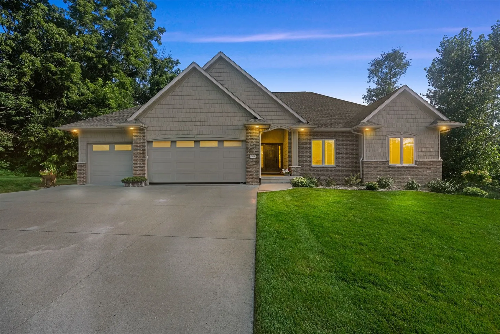 4920 Misty Morning Court SW, Cedar Rapids, Iowa 52404 – Property Featured Image