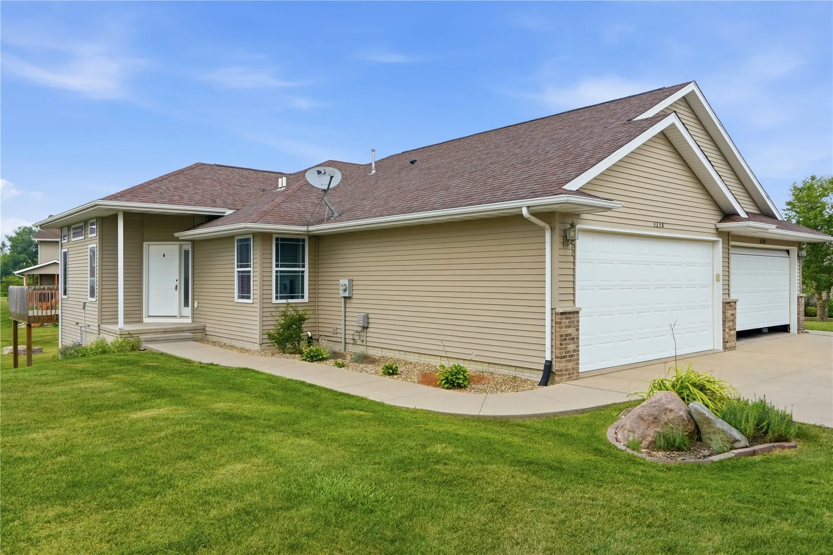 3238 Blackberry Circle SW, Cedar Rapids, Iowa 52404 – Property Featured Image
