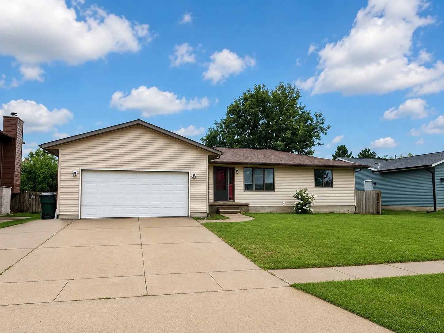 3925 Heather Court SW, Cedar Rapids, Iowa 52404 – Property Featured Image