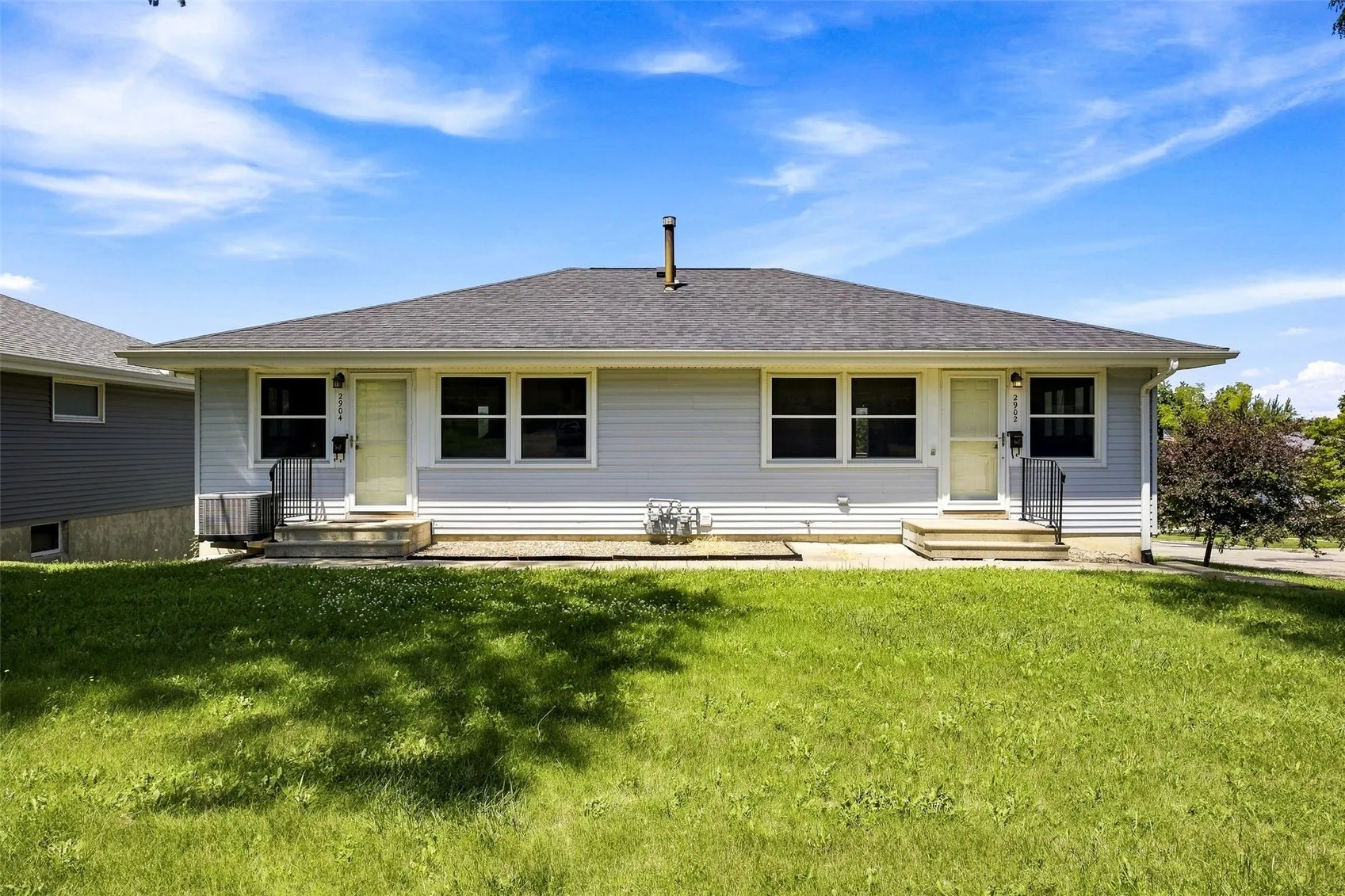 2902 Johnson Avenue, Cedar Rapids, Iowa 52405 – Property Featured Image