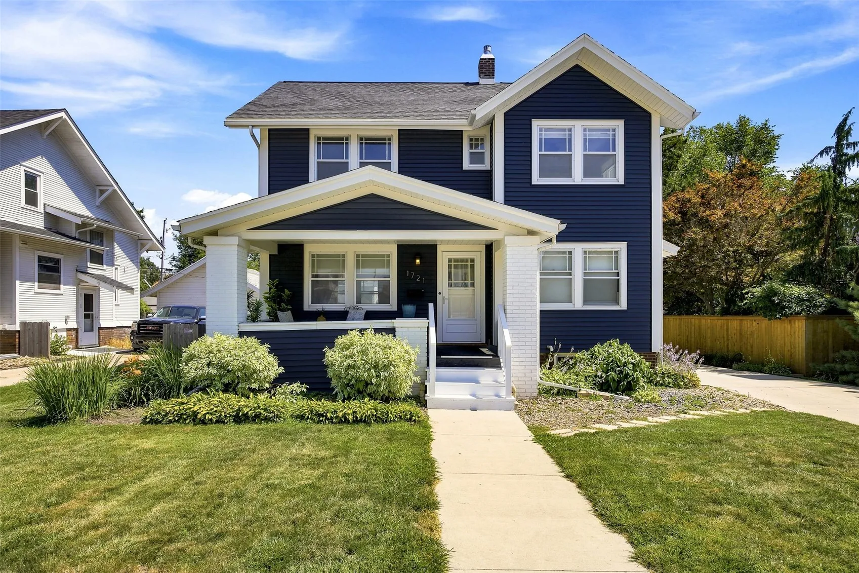 1721 2nd Avenue SE, Cedar Rapids, Iowa 52403 – Property Featured Image