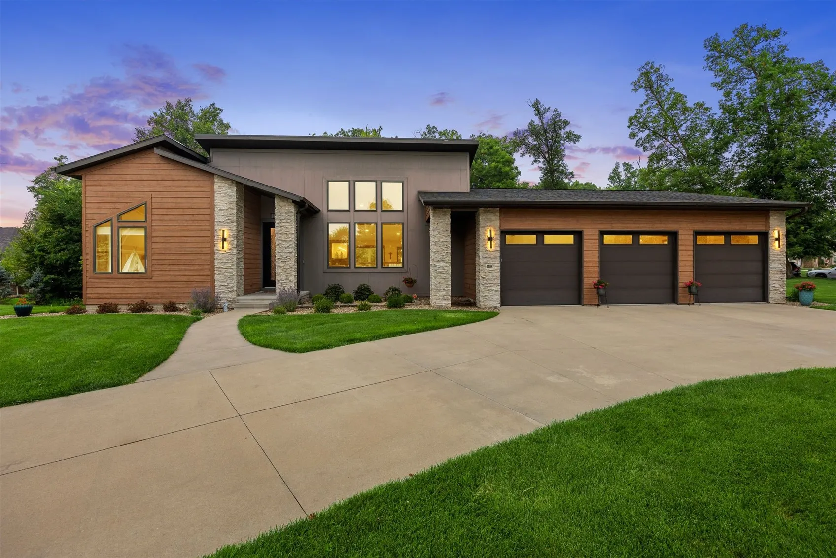 4807 Keystone Ridge SE, Cedar Rapids, Iowa 52403 – Property Featured Image