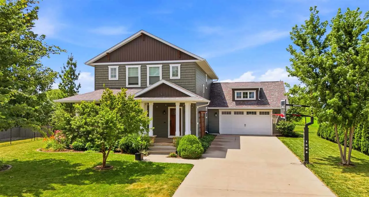 1105 Wildcat Ln, Iowa City, Iowa 52246 – Property Featured Image