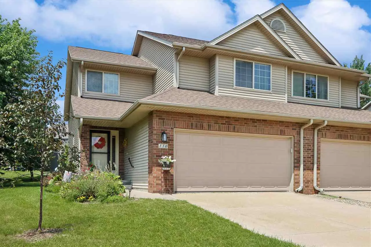 110 E Weston Dr, North Liberty, Iowa 52317 – Property Featured Image