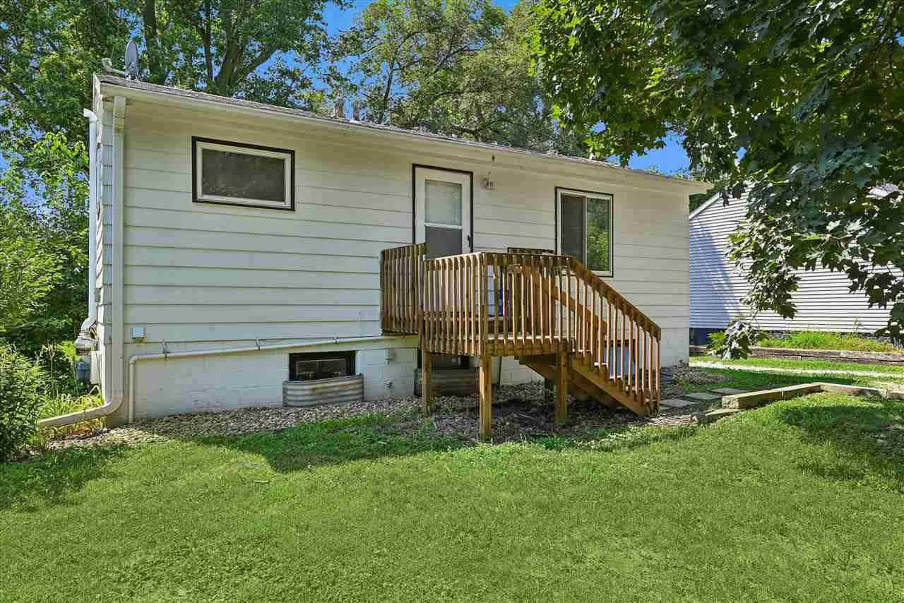 718 7th Avenue, Coralville, Iowa 52241 – Property Featured Image