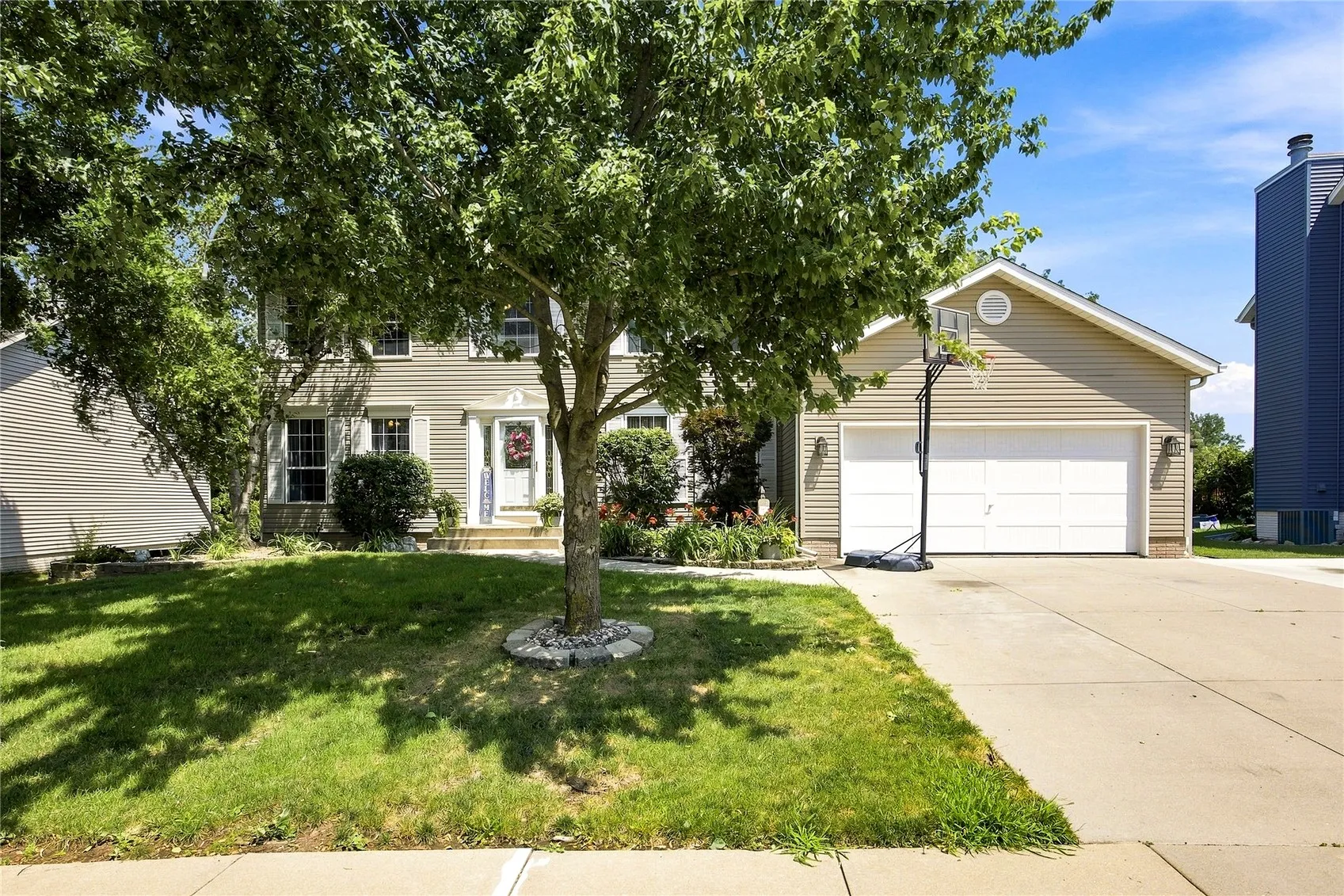 419 Rockvalley Drive SW, Cedar Rapids, Iowa 52404 – Property Featured Image