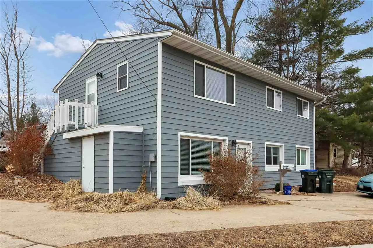 1928 F Street, Iowa City, Iowa 52240 – Property Featured Image