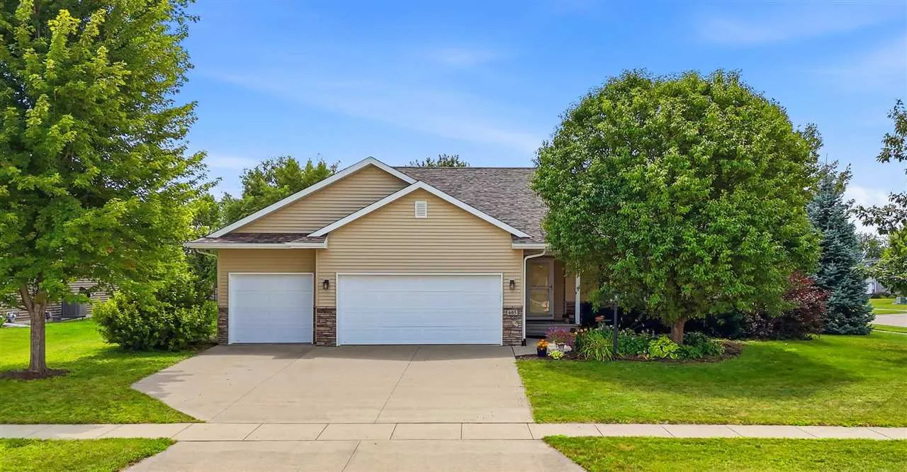 605 Penn Ridge Dr, North Liberty, Iowa 52317 – Property Featured Image