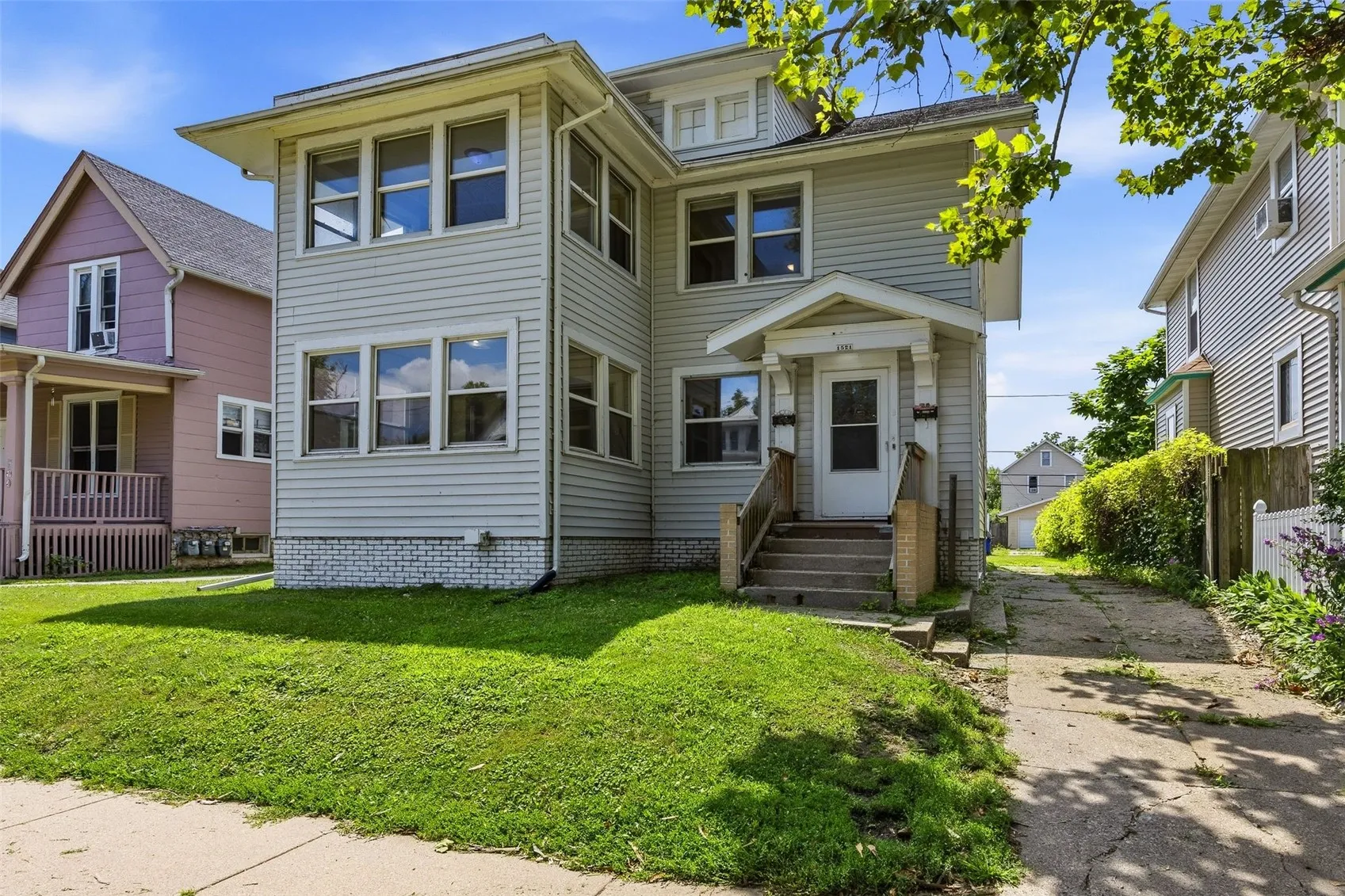 1521 Washington, Cedar Rapids, Iowa 52403 – Property Featured Image