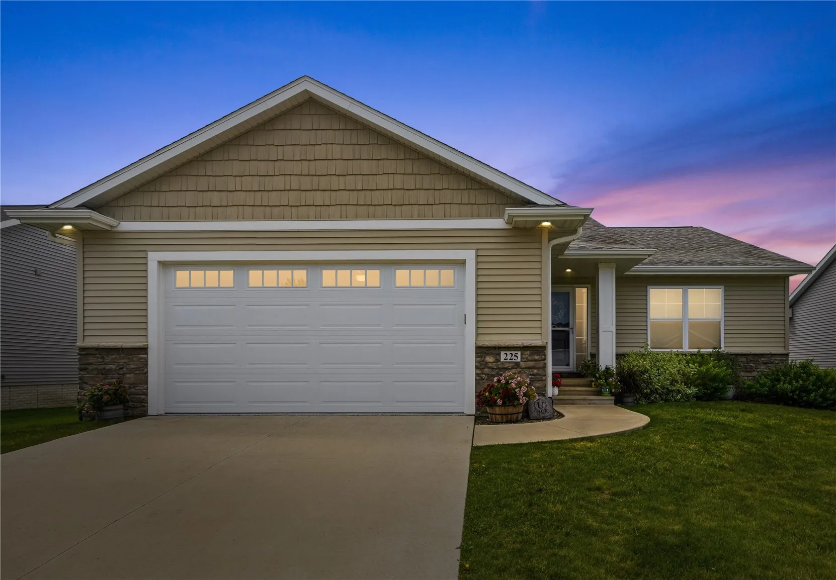 225 Bent Creek Dr, Marion, Iowa 52302 – Property Featured Image