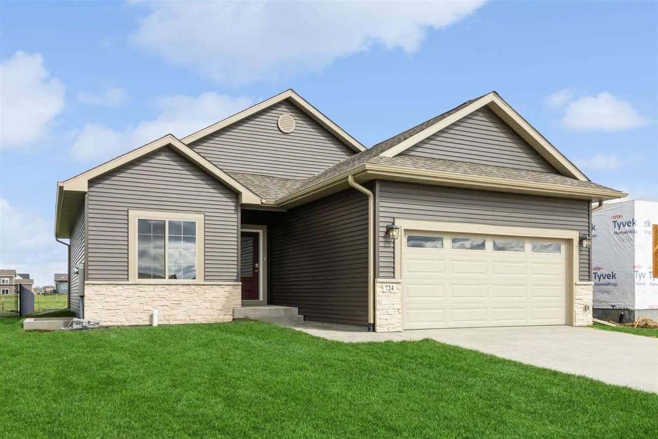 765 Chamberlin Ln, North Liberty, Iowa 52317 – Property Featured Image