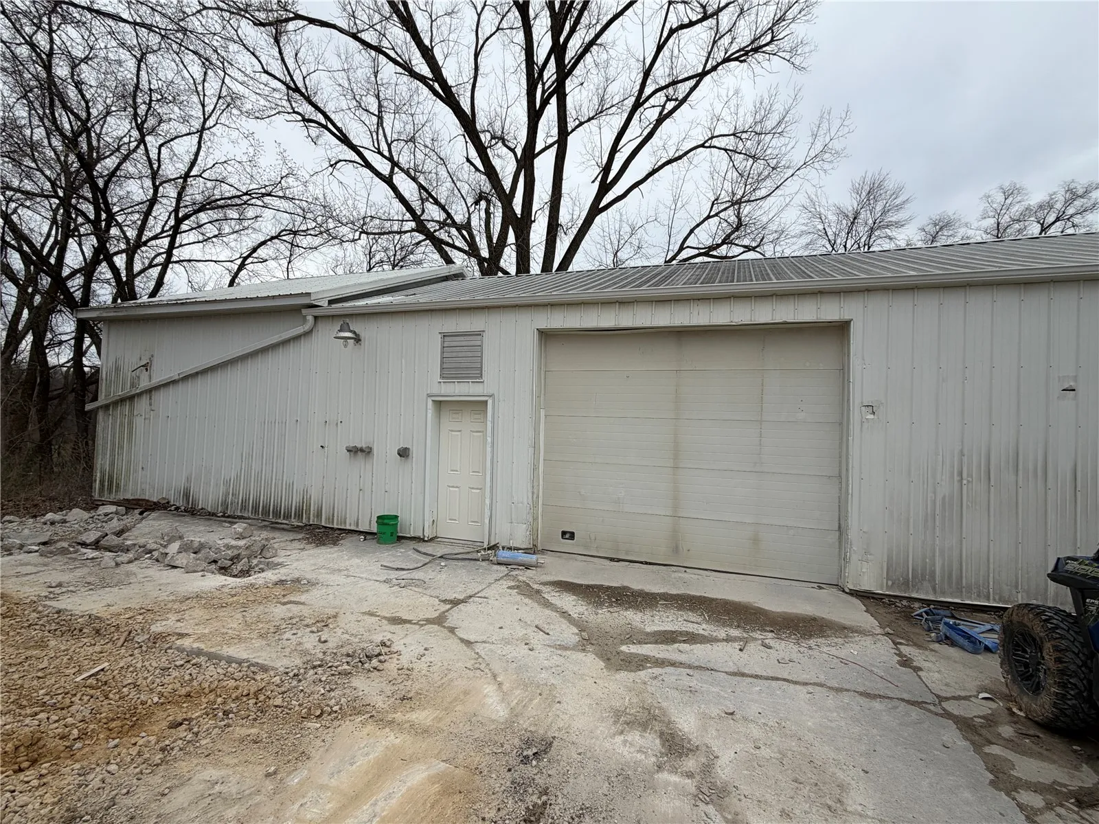 10956 Forest Chapel Road, Anamosa, Iowa 52205 – Property Featured Image