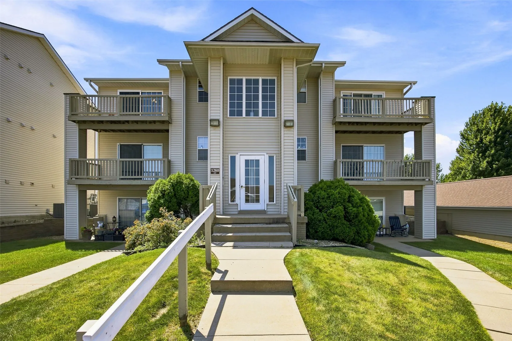 1280 44th St Unit E, Marion, Iowa 52302 – Property Featured Image