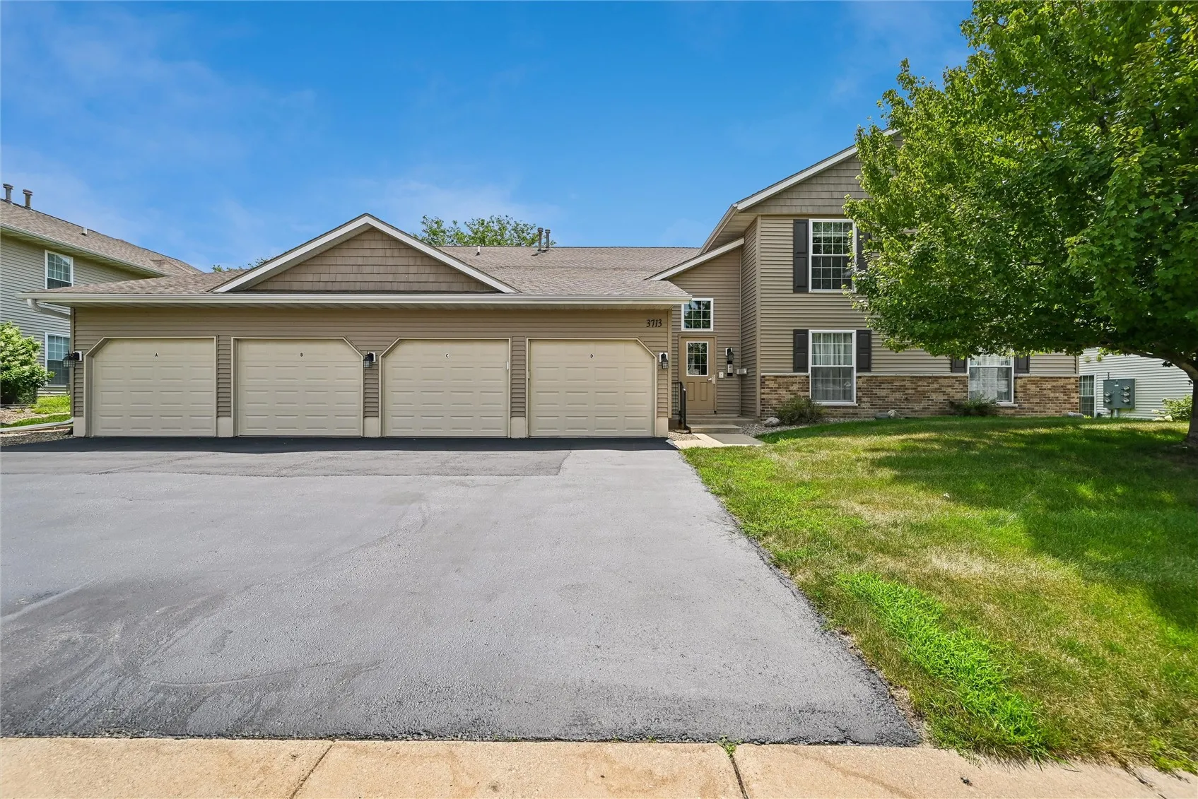 3713 Foxborough Terrace NE Unit C, Cedar Rapids, Iowa 52402 – Property Featured Image