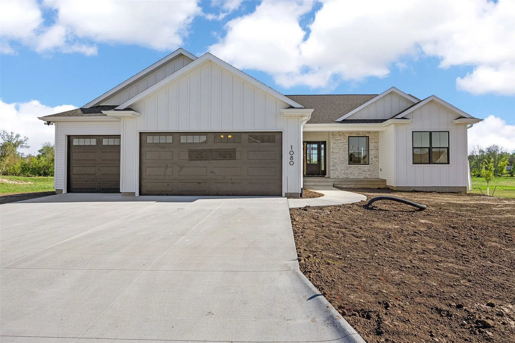 1986 Royal Oak Ridge Road, Marion, Iowa 52302 – Property Featured Image