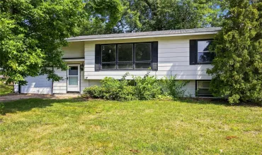 Welcome to 3618 Pine Wood Dr NE!