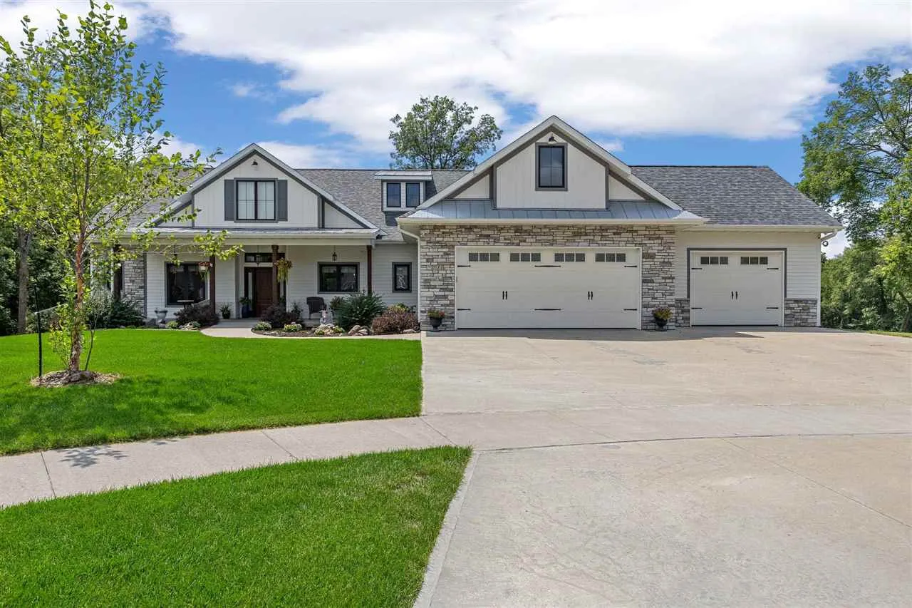 711 Owen Ct, Tiffin, Iowa 52340 – Property Featured Image