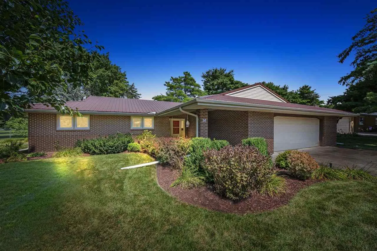 65 Turner Cir, North Liberty, Iowa 52317 – Property Featured Image