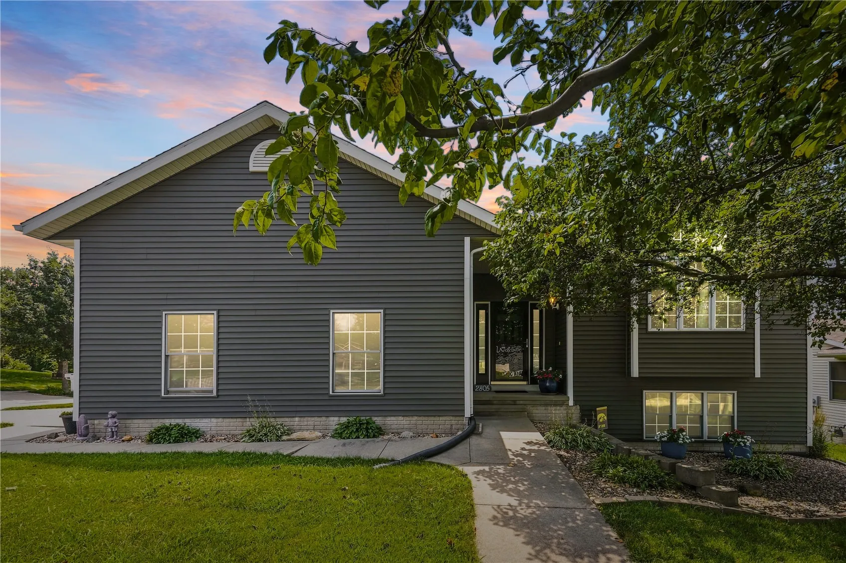 2805 38th Avenue SW, Cedar Rapids, Iowa 52404 – Property Featured Image