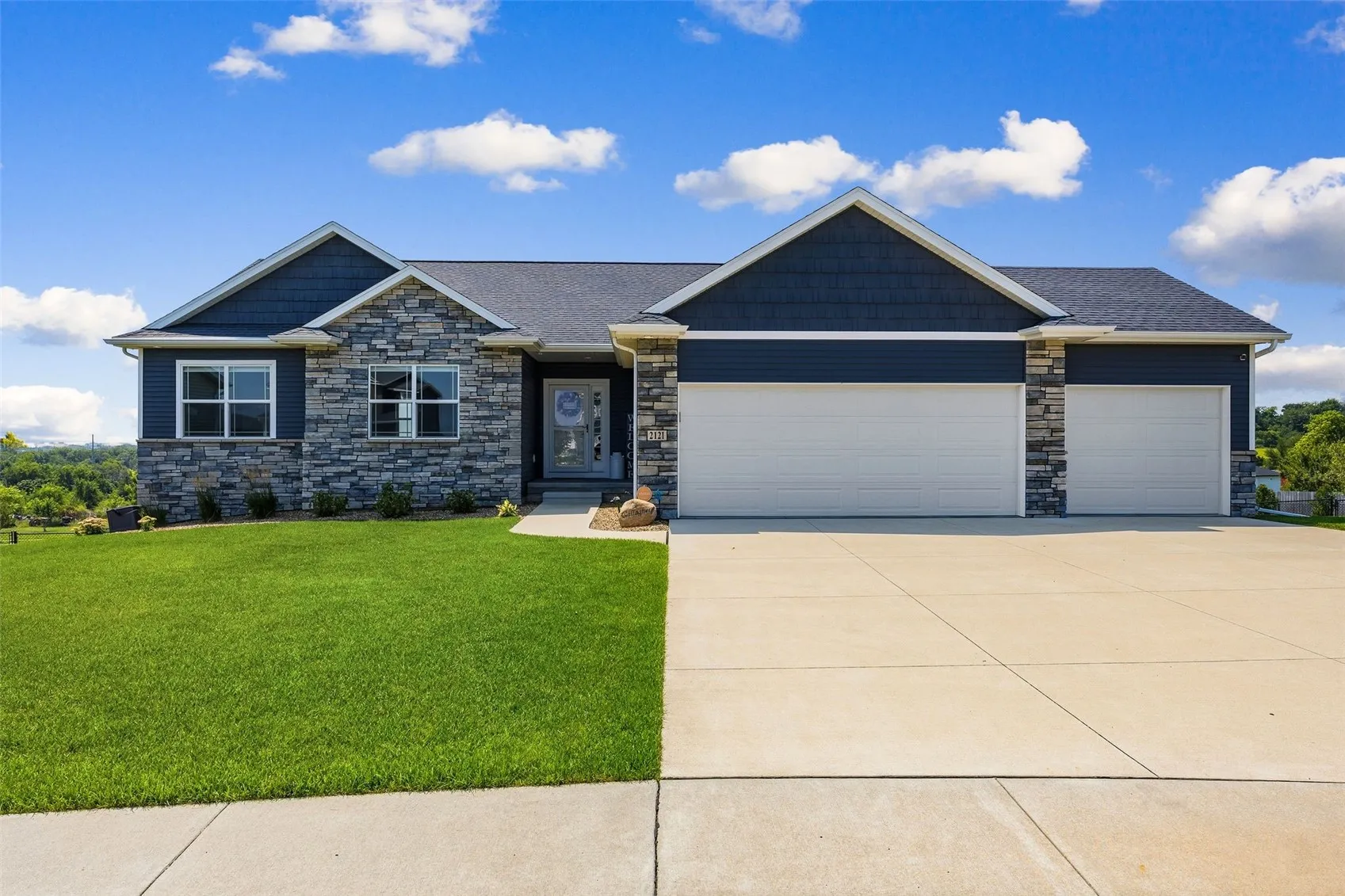 2121 Wycliffe Court SW, Cedar Rapids, Iowa 52404 – Property Featured Image