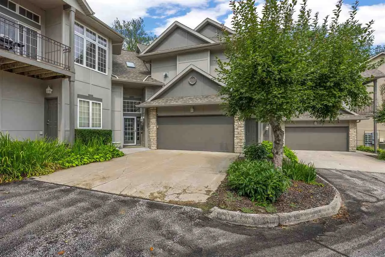 265 Holiday Rd Unit 3, Coralville, Iowa 52241 – Property Featured Image
