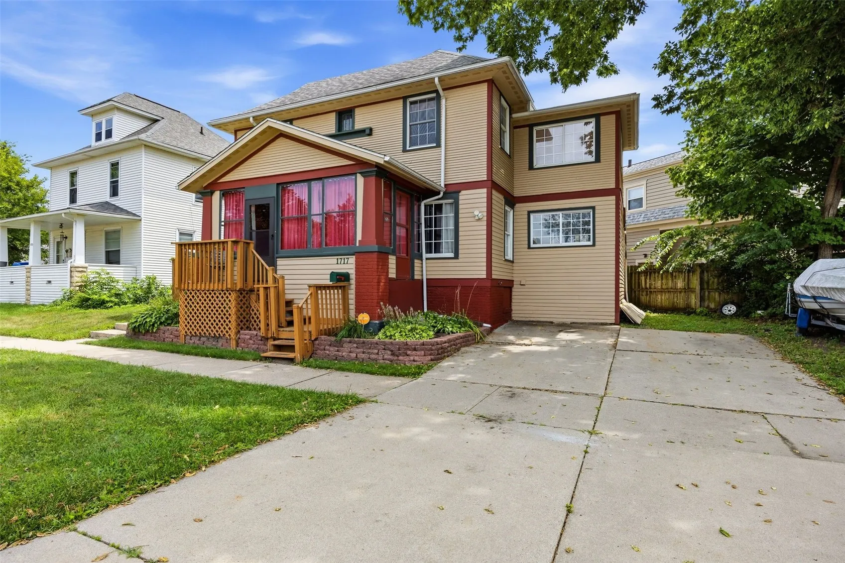 1717 3rd Avenue SE, Cedar Rapids, Iowa 52403 – Property Featured Image