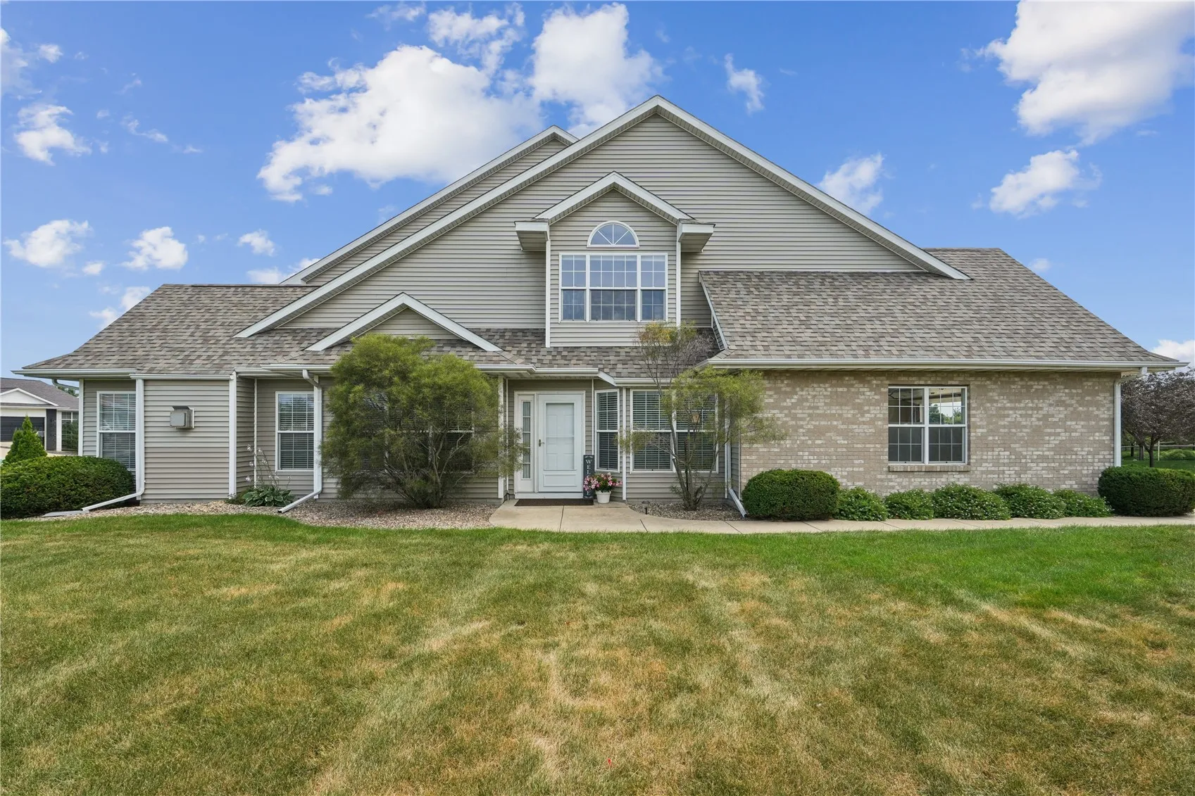 1208 Litchfield Dr Bldg C, Hiawatha, Iowa 52233 – Property Featured Image