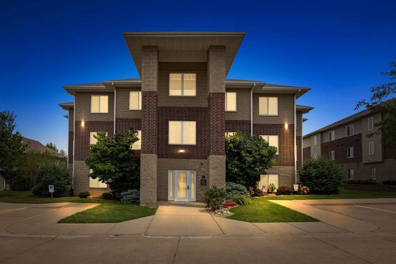 279 Taft Ave, Iowa City, Iowa 52245 – Property Featured Image