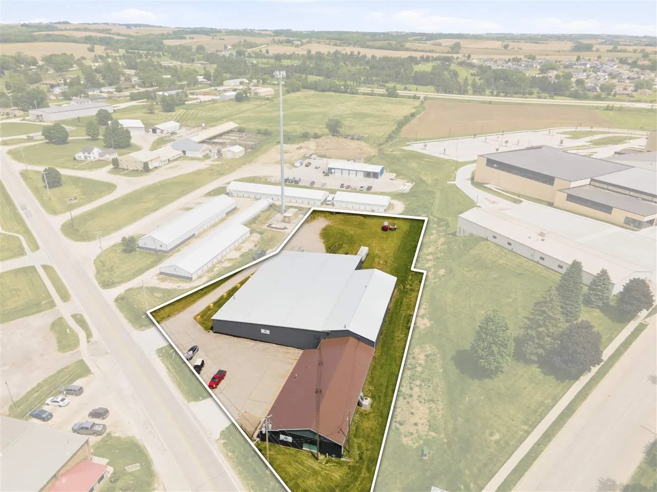 301 Old Dubuque Rd Unit C, Anamosa, Iowa 52205 – Property Featured Image