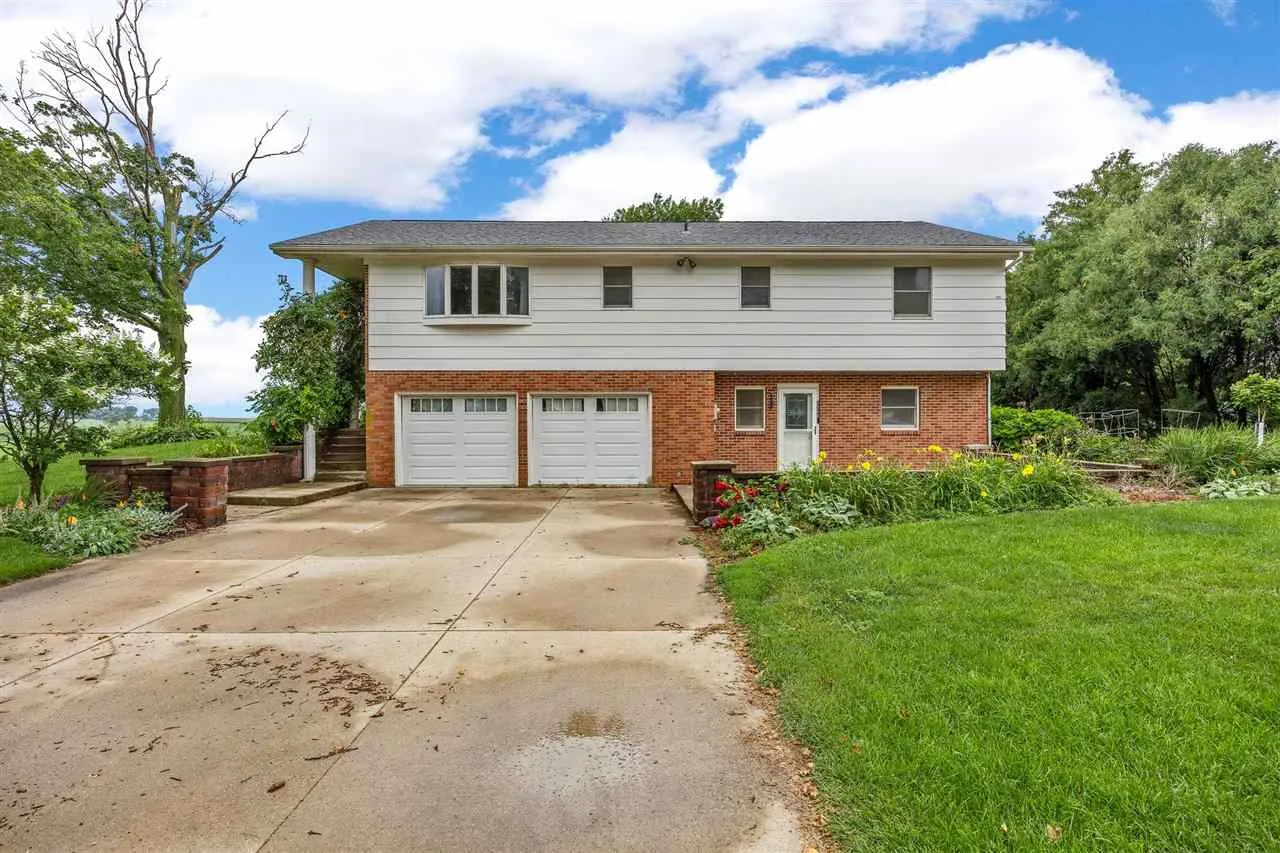 2209 44th Ave, Homestead, Iowa 52236 – Property Featured Image
