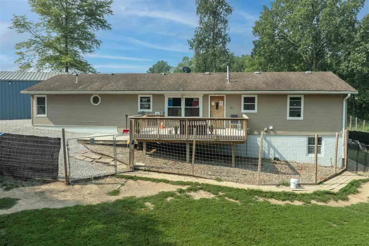 1045 Vine Ave, Riverside, Iowa 52327 – Property Featured Image