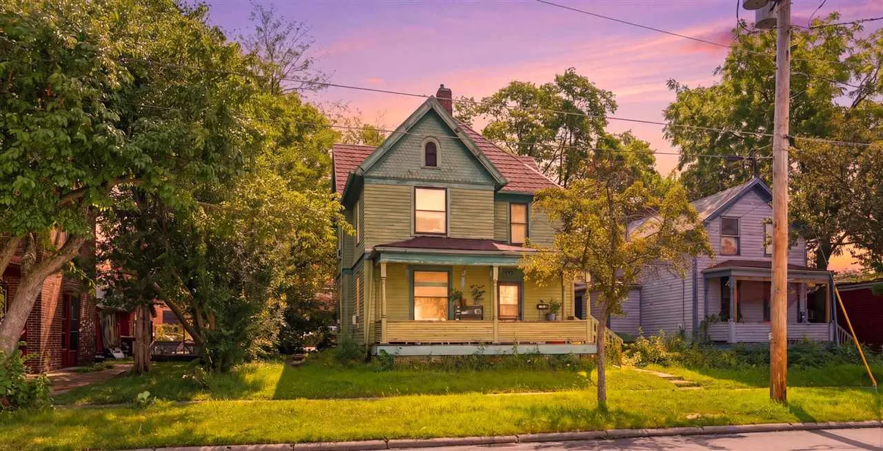 210 N Gilbert St, Iowa City, Iowa 52240 – Property Featured Image