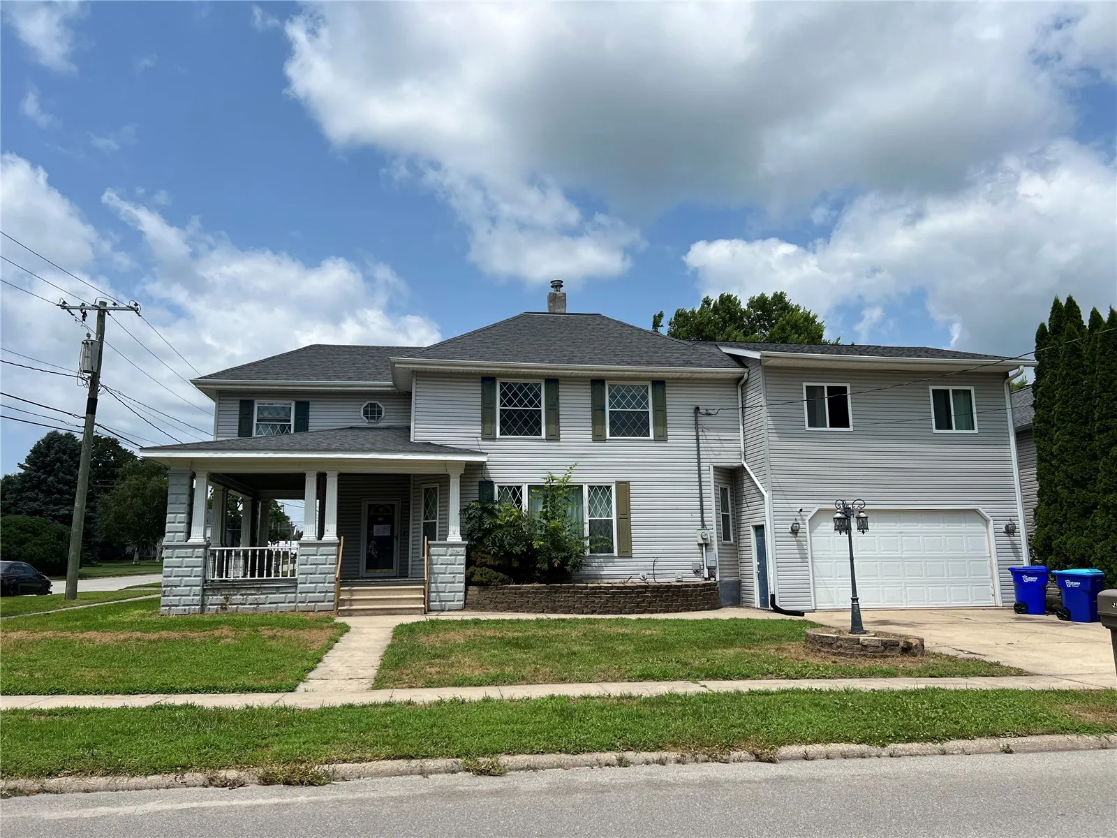 218 5th Avenue SE, Independence, Iowa 50644 – Property Featured Image