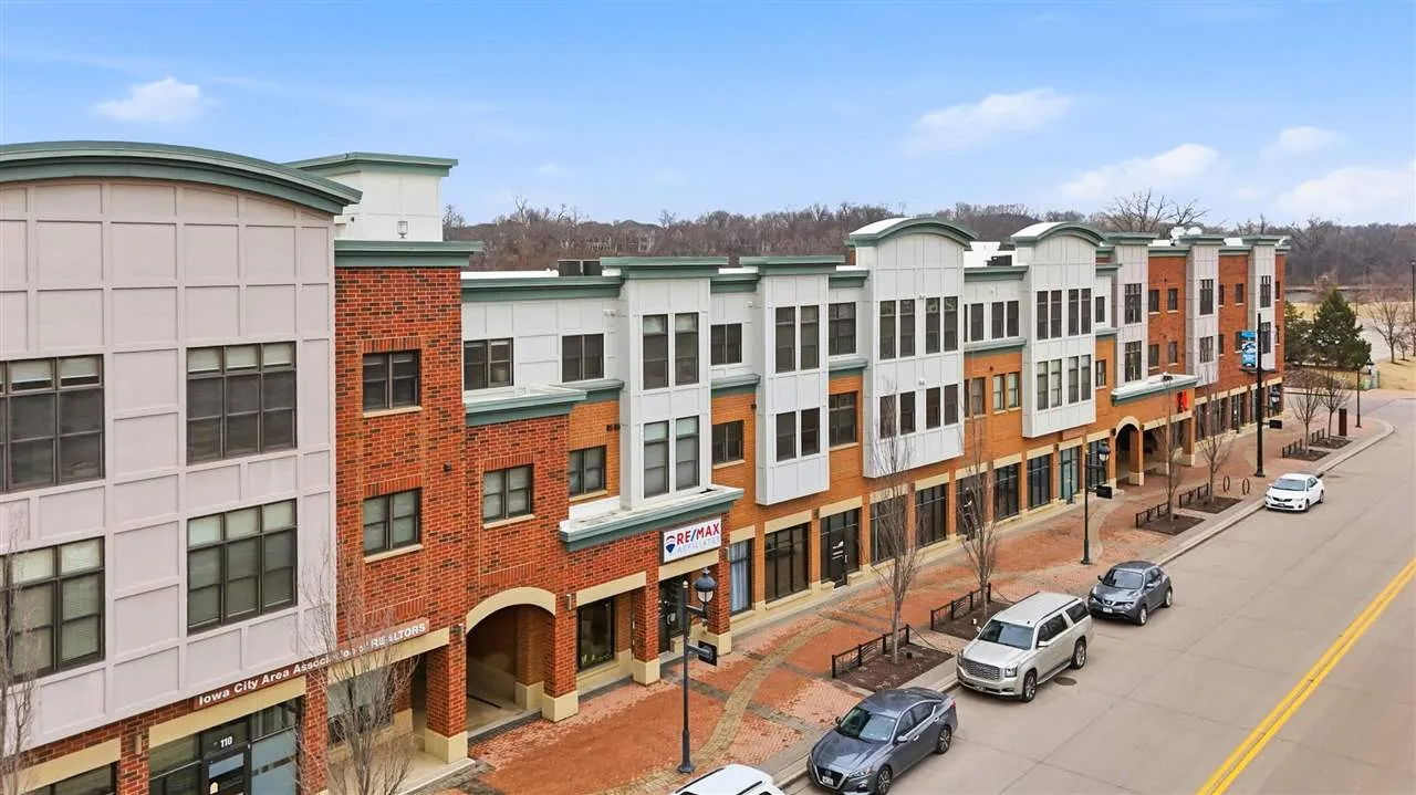 847 Quarry Rd Unit 205, Coralville, Iowa 52241 – Property Featured Image