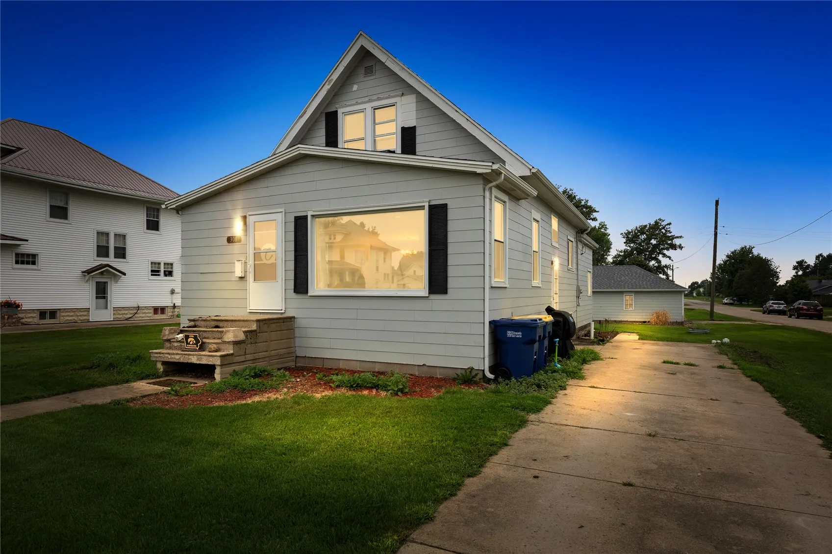 308 Main Street, Van Horne, Iowa 52346 – Property Featured Image