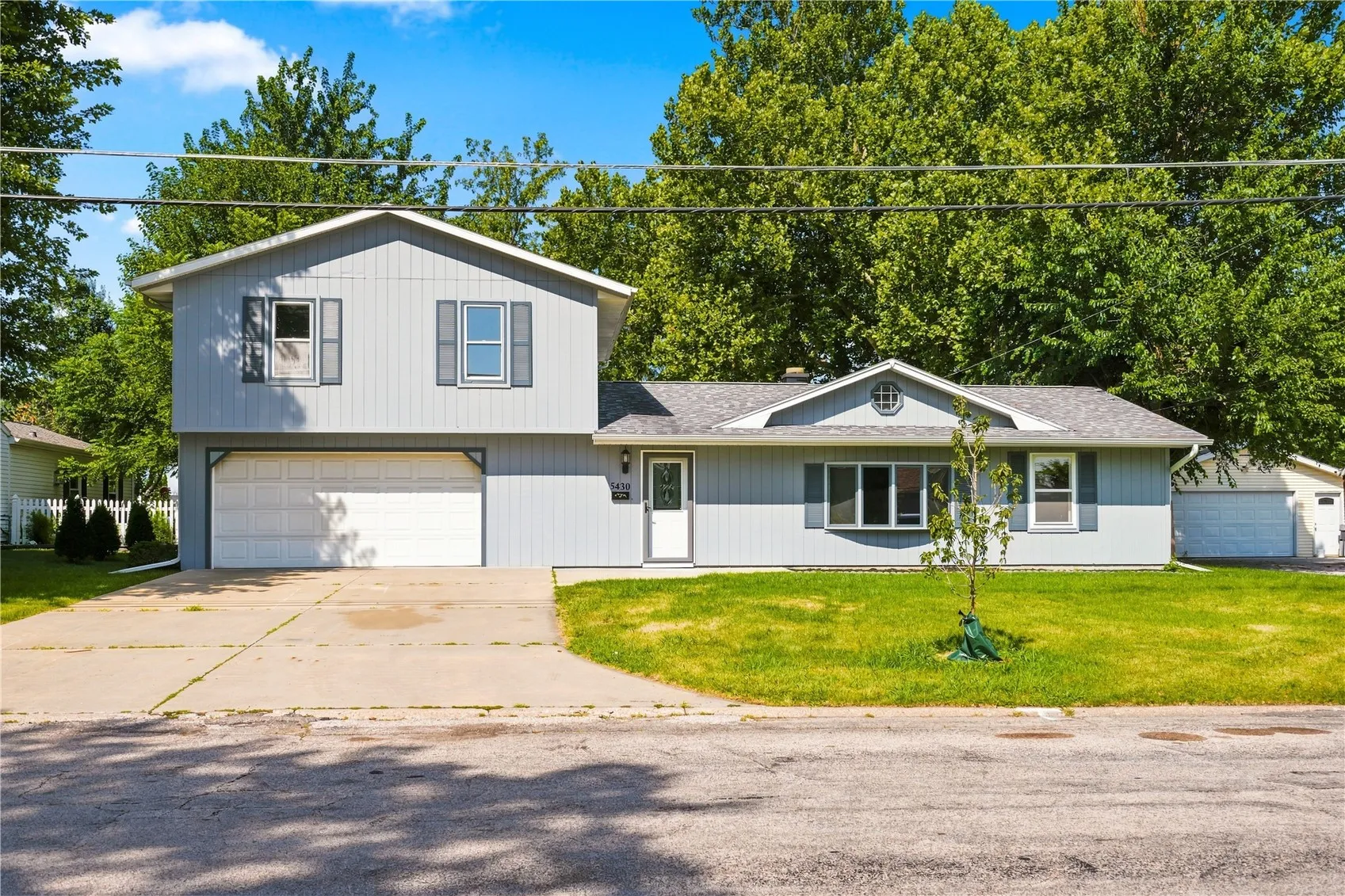 5430 Vermont Street SW, Cedar Rapids, Iowa 53404 – Property Featured Image