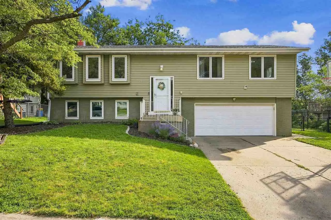 84 Amhurst St, Iowa City, Iowa 52245 – Property Featured Image