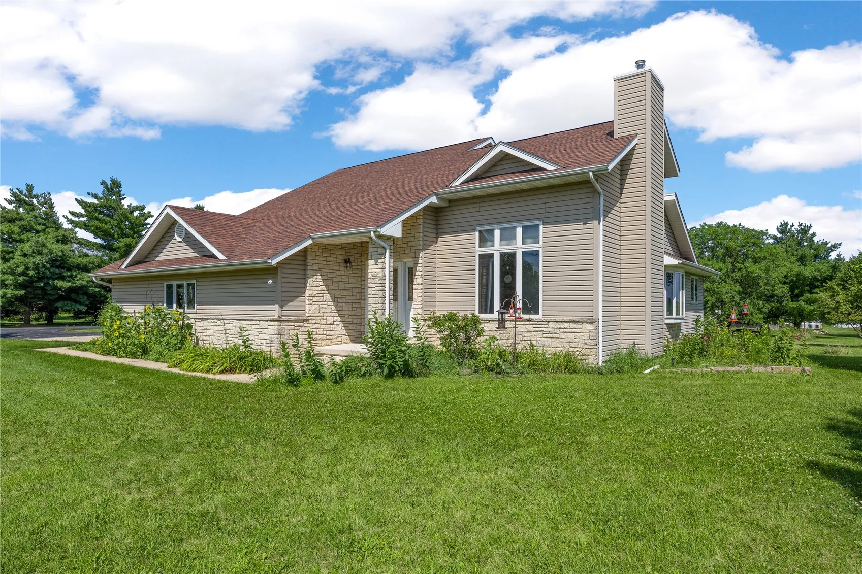 24453 110th Street, Anamosa, Iowa 52205 – Property Featured Image
