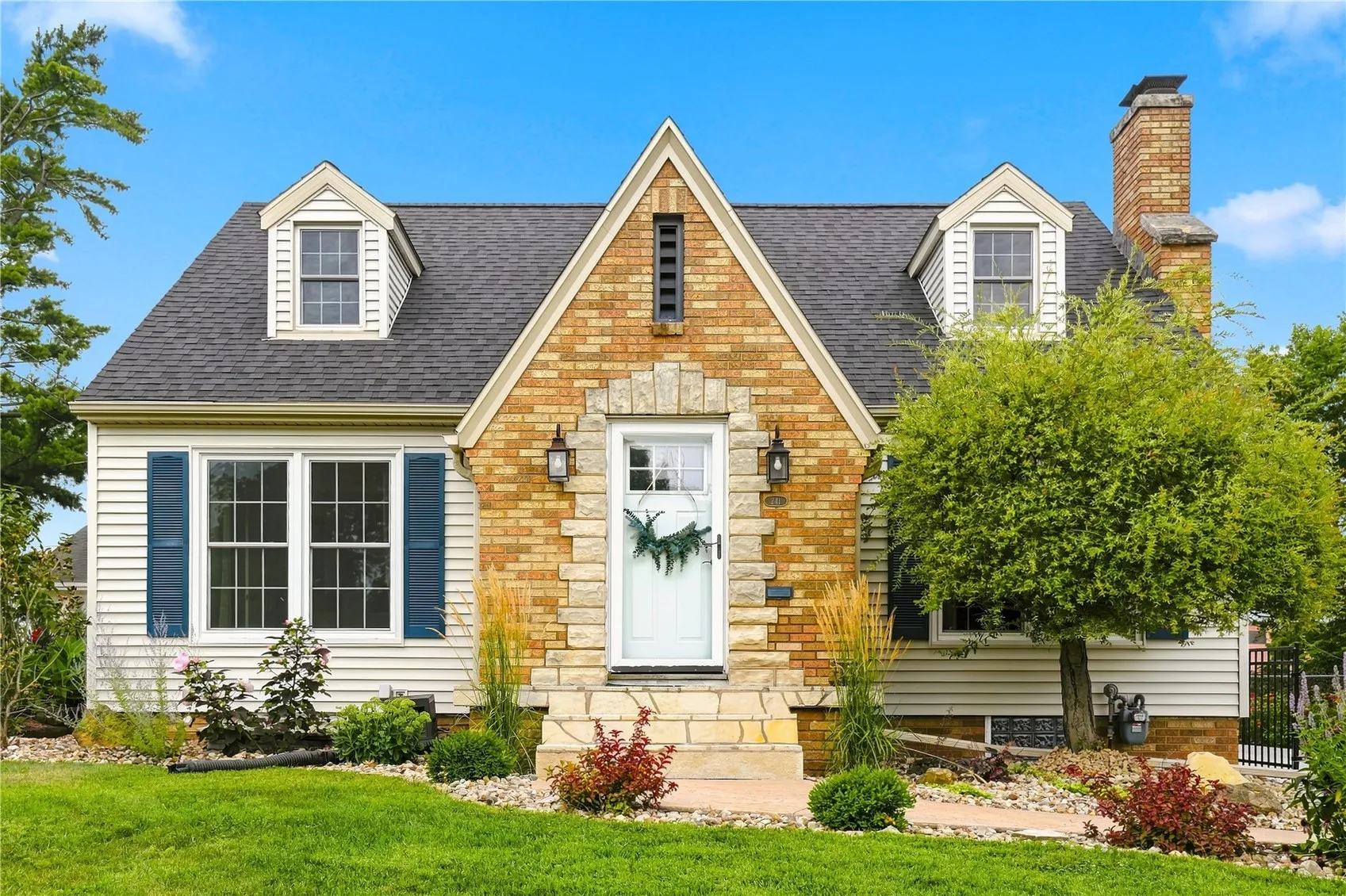 241 23rd Street Dr SE, Cedar Rapids, Iowa 52403 – Property Featured Image
