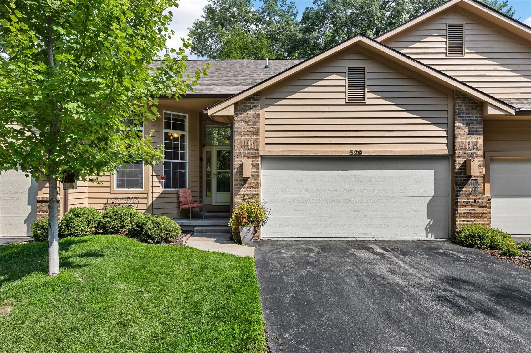 529 East Post Road SE Unit 124, Cedar Rapids, Iowa 52403 – Property Featured Image