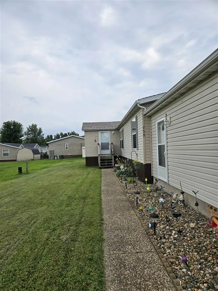 735 Bay Ridge Drive, Iowa City, Iowa 52240 – Property Featured Image