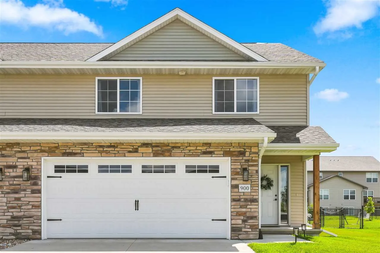 900 Hillside Dr, Tiffin, Iowa 52340 – Property Featured Image