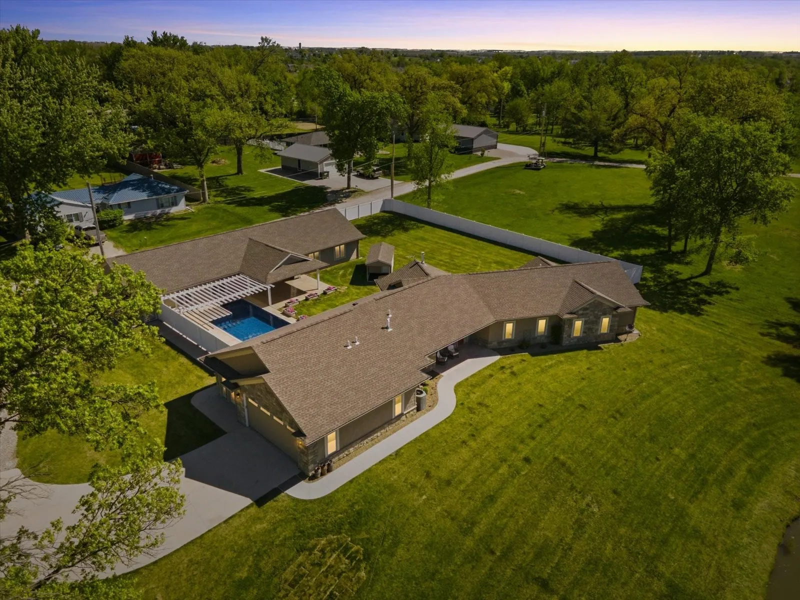 4039 10th St, Marion, Iowa 52302 – Property Featured Image