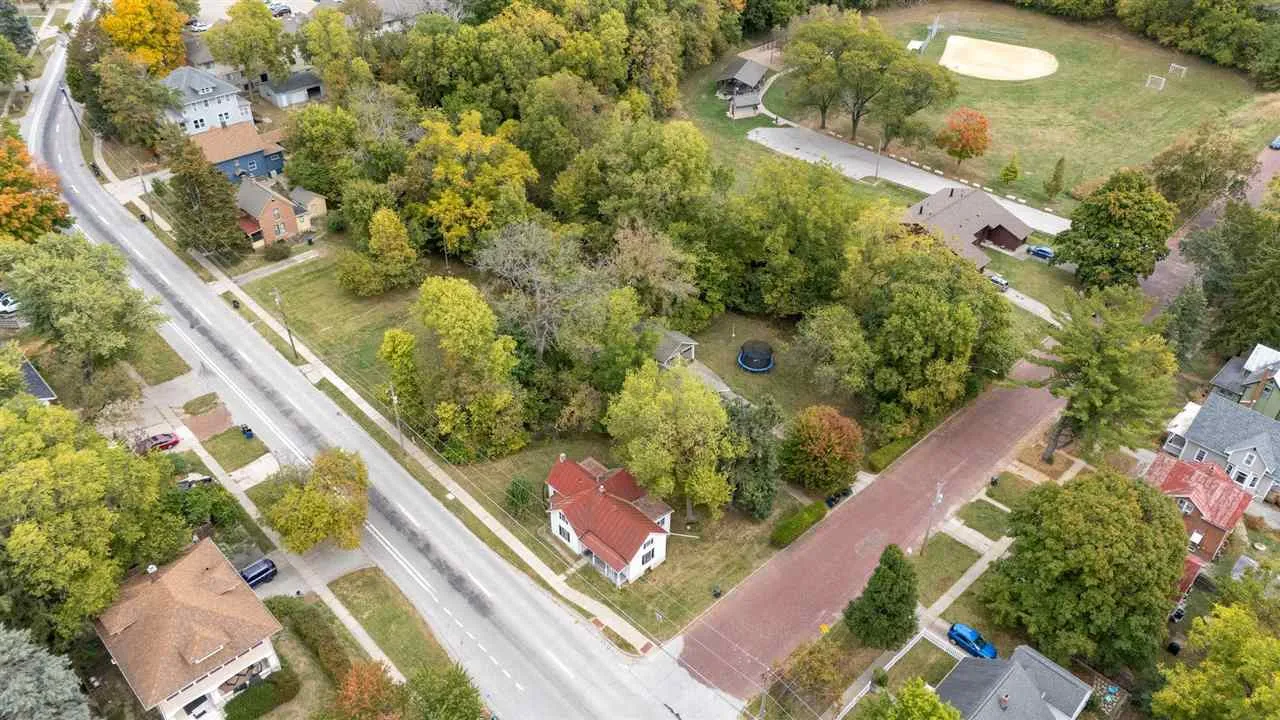 Brown St Lot 4, Iowa City, Iowa 52245 – Property Featured Image