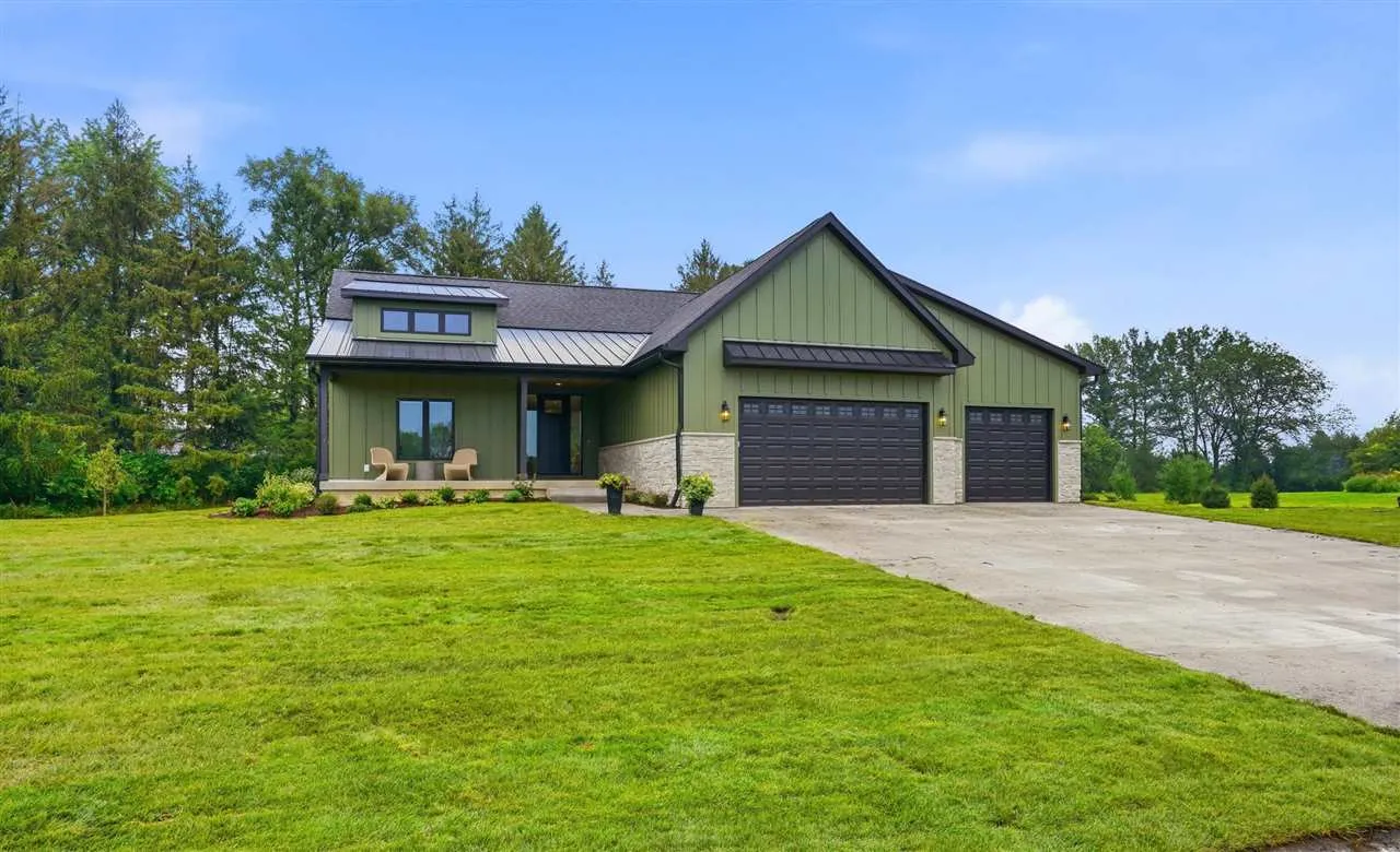 4236 Pleasant Valley Drive SE, Iowa City, Iowa 52240 – Property Featured Image