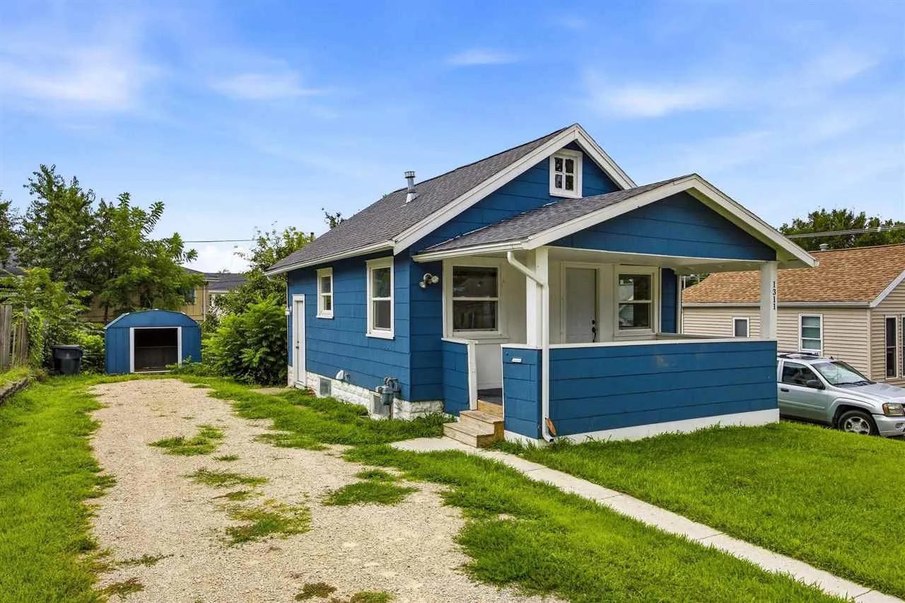1311 K Ave NE, Cedar Rapids, Iowa 52402 – Property Featured Image